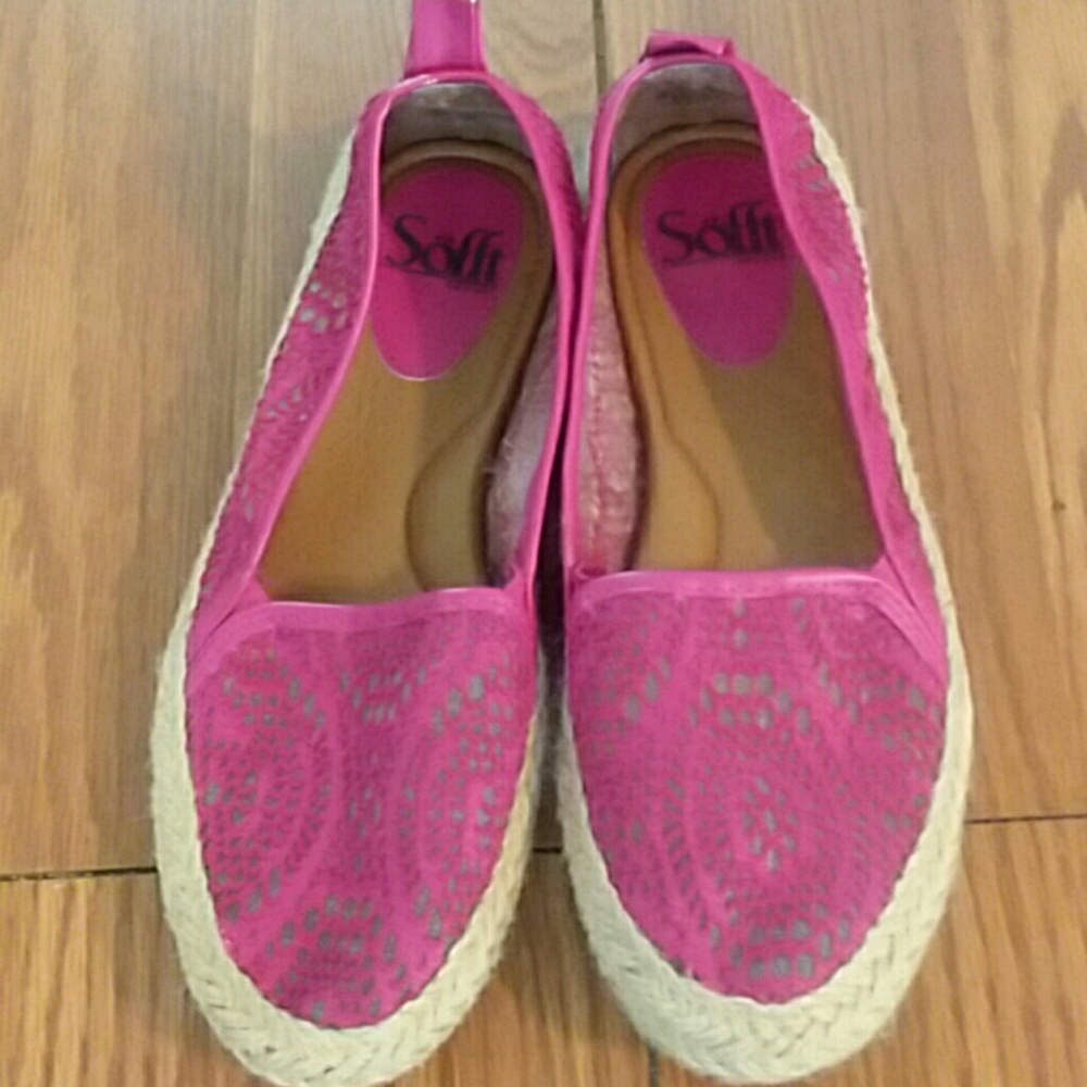 Sofft Woman Slip-on Bolo Shoes size 6